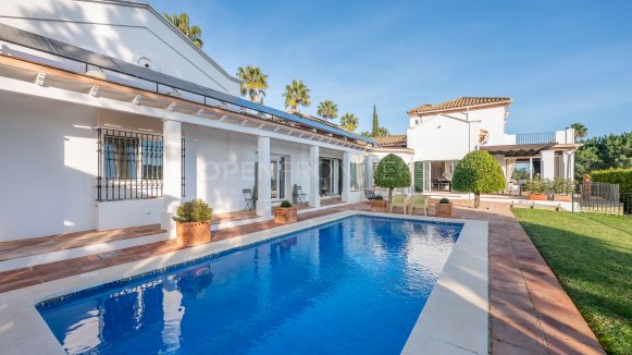 Villa La Alegría: Exceptional Six-Bedroom Villa in Zona F, Sotogrande Alto