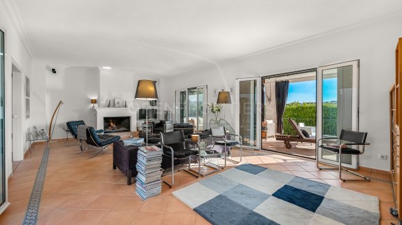 Villa La Alegría: Exceptional Six-Bedroom Villa in Zona F, Sotogrande Alto