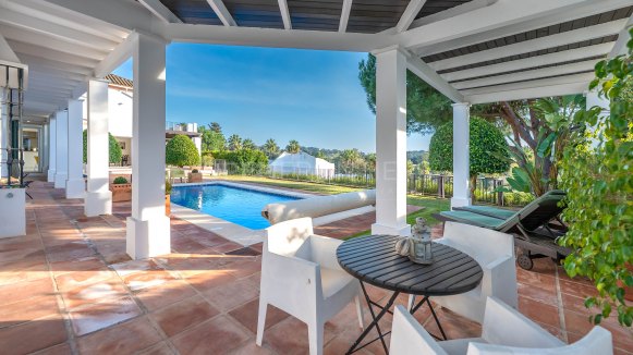 Villa La Alegría: Exceptional Six-Bedroom Villa in Zona F, Sotogrande Alto