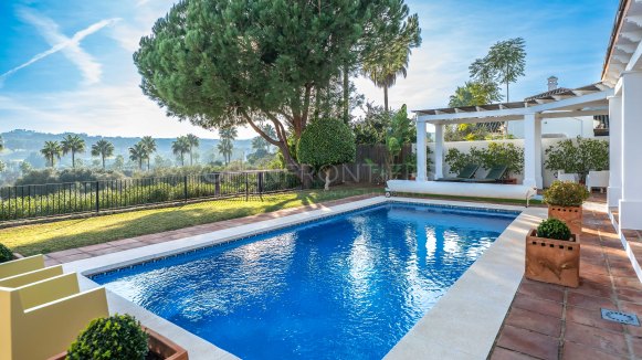Villa La Alegría: Exceptional Six-Bedroom Villa in Zona F, Sotogrande Alto