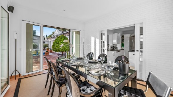 Villa La Alegría: Exceptional Six-Bedroom Villa in Zona F, Sotogrande Alto