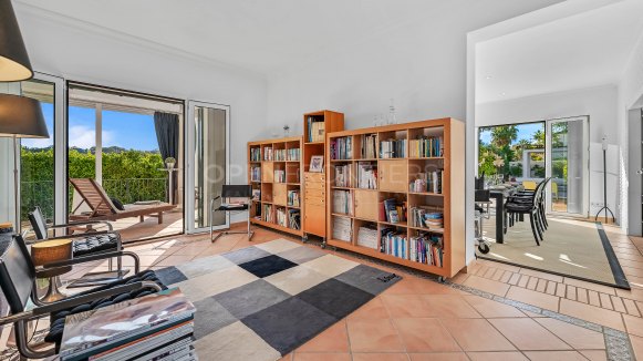 Villa La Alegría: Exceptional Six-Bedroom Villa in Zona F, Sotogrande Alto