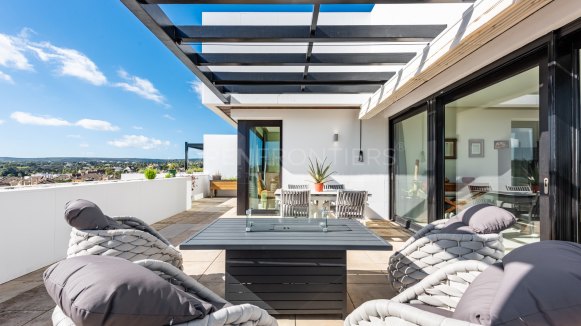 Elegant Penthouse in Hacienda Valderrama, Sotogrande