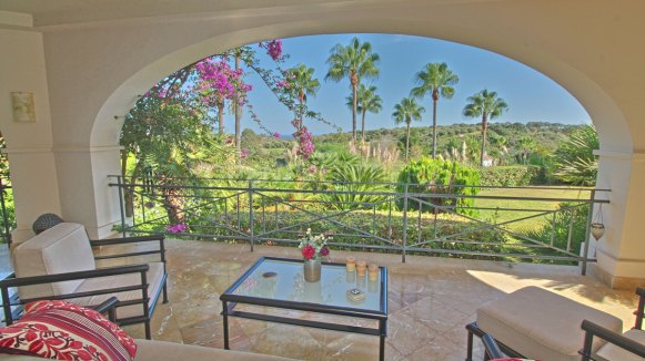 Elegant classical villa with sea, golf and countryside views in Sotogrande Alto