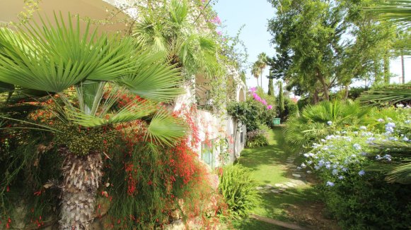 Elegant classical villa with sea, golf and countryside views in Sotogrande Alto