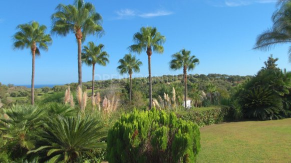 Elegant classical villa with sea, golf and countryside views in Sotogrande Alto