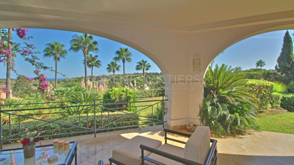 Elegant classical villa with sea, golf and countryside views in Sotogrande Alto