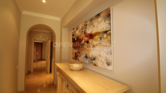 Elegant classical villa with sea, golf and countryside views in Sotogrande Alto