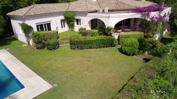 Elegant classical villa with sea, golf and countryside views in Sotogrande Alto