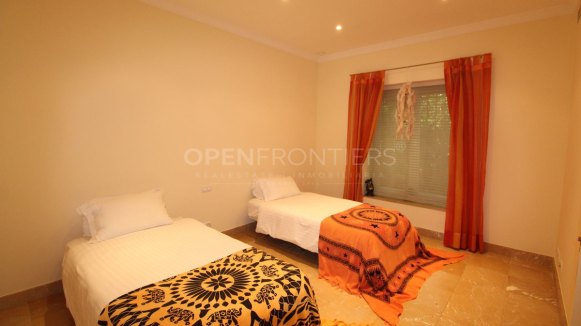 Elegant classical villa with sea, golf and countryside views in Sotogrande Alto