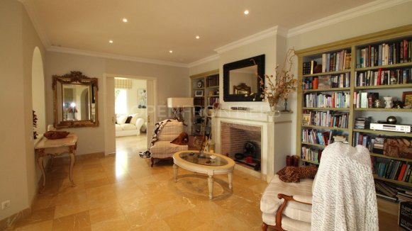Elegant classical villa with sea, golf and countryside views in Sotogrande Alto