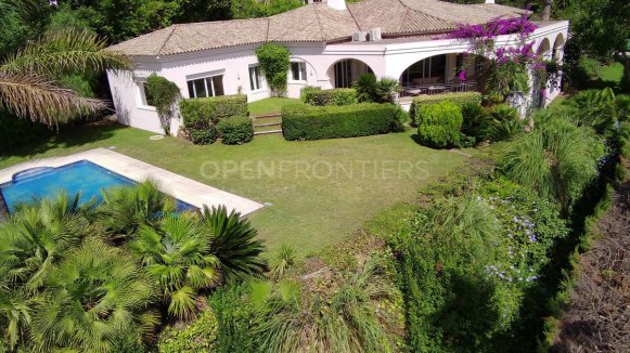 Elegant classical villa with sea, golf and countryside views in Sotogrande Alto