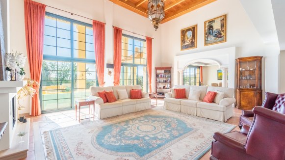 Exquisite Villa in a Prime Location Offering Mesmerising Sea Views in Sotogrande Alto