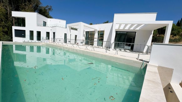 Luxury New Build Villa in Sotogrande Alto with Forest Views & Pool