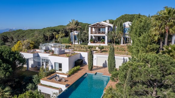 Luxurious Villa with Stunning Views in La Reserva Sotogrande