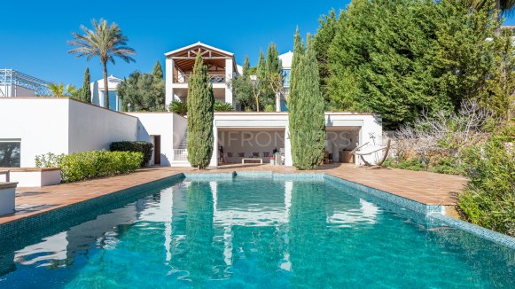 Luxurious Villa with Stunning Views in La Reserva Sotogrande