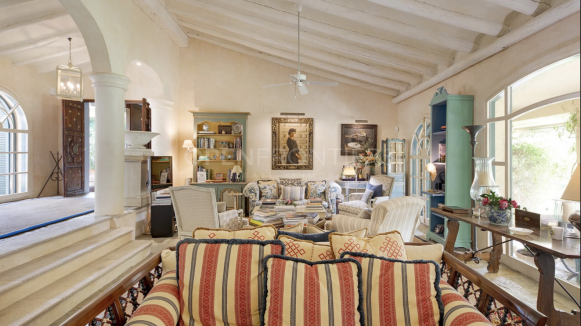 Luxury frontline Valderrama villa with extensive plot in Sotogrande Alto