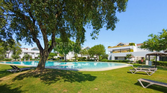 Contemporary duplex penthouse with private lift in Valderrama Sotogrande