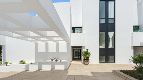 Contemporary duplex penthouse with private lift in Valderrama Sotogrande