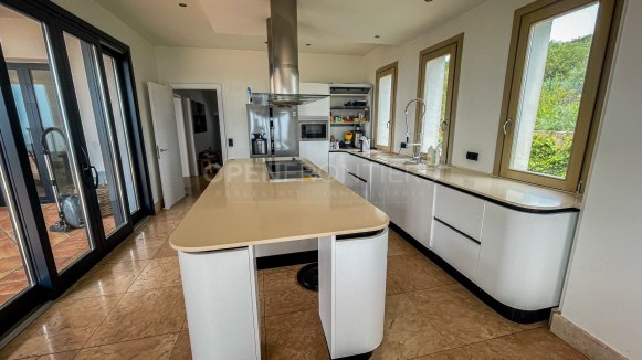 Panoramic View Villa in Zone M, Sotogrande Alto