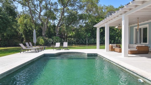 Élégante villa familiale contemporaine à Sotogrande Alto Central