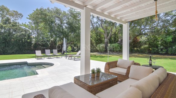 Élégante villa familiale contemporaine à Sotogrande Alto Central