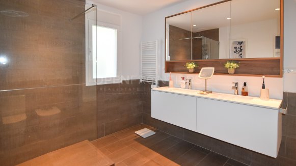 Élégante villa familiale contemporaine à Sotogrande Alto Central