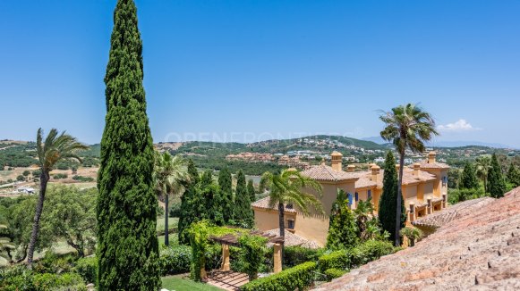 Renovated 3-bedroom townhouse in Los Carmenes de Almenara, Sotogrande Alto