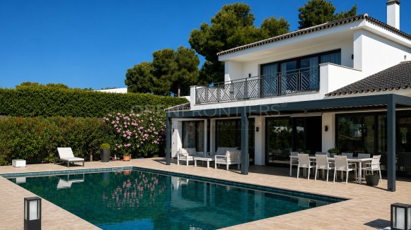 Renovated Villa with Pool in Kings & Queens, Sotogrande