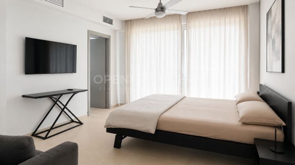 Renovated Villa with Pool in Kings & Queens, Sotogrande