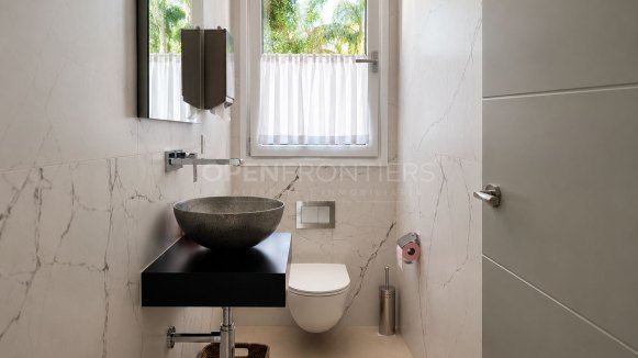 Renovated Villa with Pool in Kings & Queens, Sotogrande