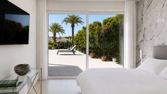 Renovated Villa with Pool in Kings & Queens, Sotogrande