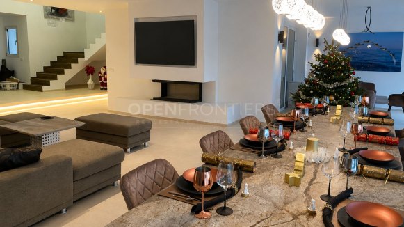 Renovated Villa with Pool in Kings & Queens, Sotogrande