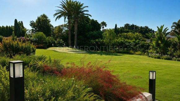 Renovated Villa with Pool in Kings & Queens, Sotogrande