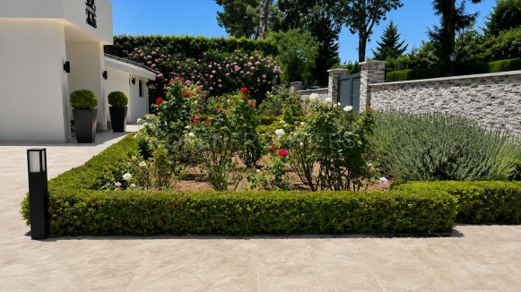 Renovated Villa with Pool in Kings & Queens, Sotogrande