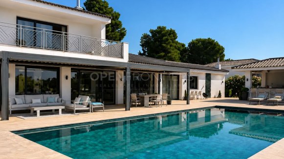 Renovated Villa with Pool in Kings & Queens, Sotogrande