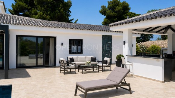 Renovated Villa with Pool in Kings & Queens, Sotogrande
