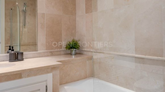 Apartment with Marina Views and Tourist Licence in Sotogrande Marina