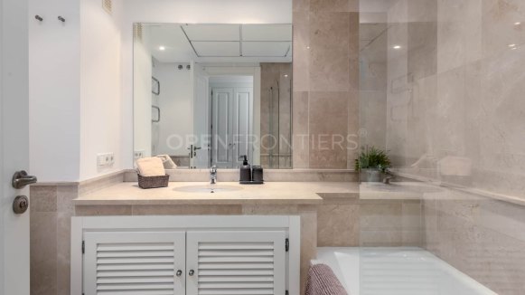 Apartment with Marina Views and Tourist Licence in Sotogrande Marina