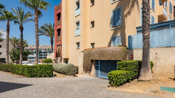 Apartment with Marina Views and Tourist Licence in Sotogrande Marina