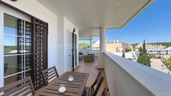Ground Floor Apartment with Panoramic Sea and Golf Views in La Alcaidesa