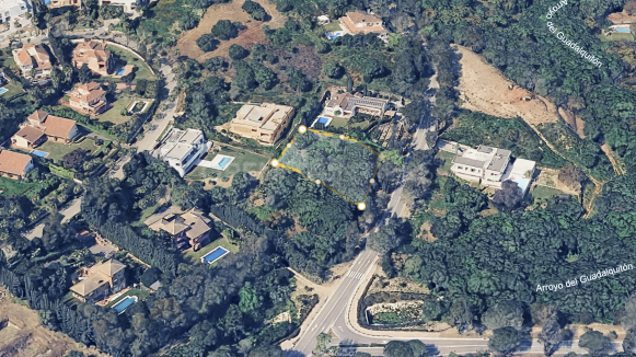 1,986 m² Building Plot on Avenida de los Cortijos, Sotogrande