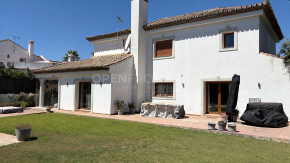Villa Méditerranéenne avec Piscine à Sotogrande Costa