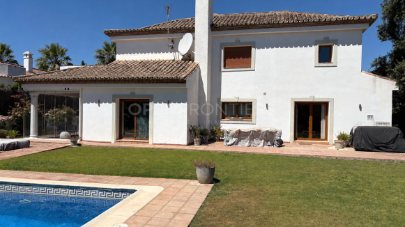 Villa Méditerranéenne avec Piscine à Sotogrande Costa