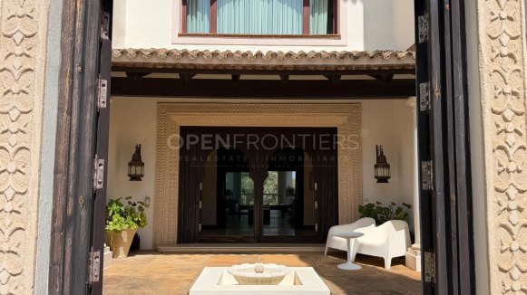Luxury Villa with Private Pool and Mature Gardens in Sotogrande Alto