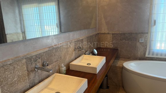 Luxury Villa with Private Pool and Mature Gardens in Sotogrande Alto