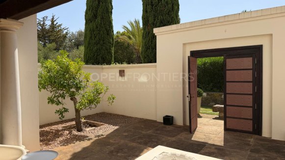 Luxury Villa with Private Pool and Mature Gardens in Sotogrande Alto