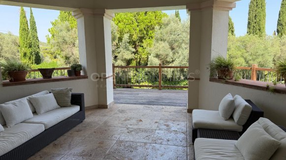 Luxury Villa with Private Pool and Mature Gardens in Sotogrande Alto