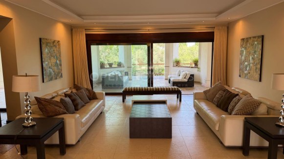 Luxury Villa with Private Pool and Mature Gardens in Sotogrande Alto