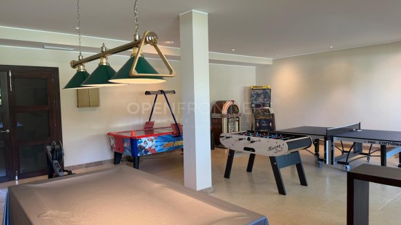 Luxury Villa with Private Pool and Mature Gardens in Sotogrande Alto
